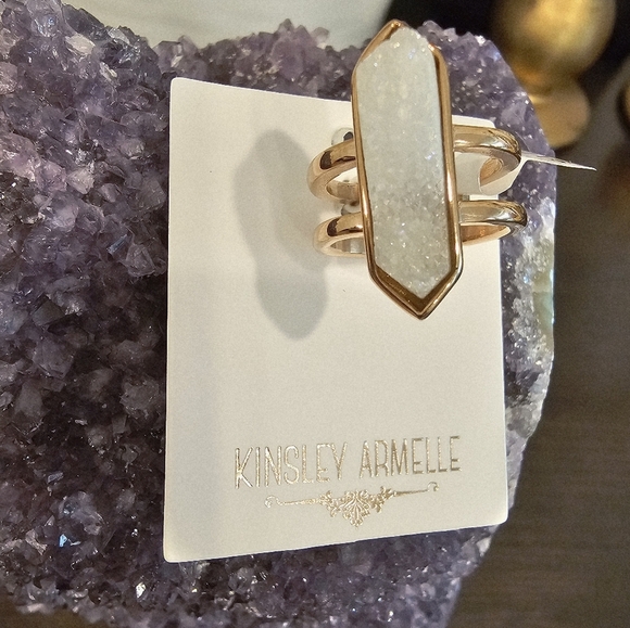 Kinsley Armelle Parvus Quartz Ring. - Picture 2 of 5